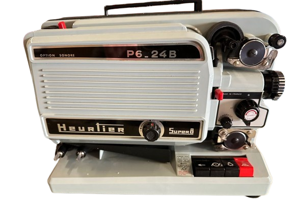 4b1c4151fde1632eb542f64579ef76233a6f8433-removebg-preview La fabuleuse Histoire des caméras Heurtier
