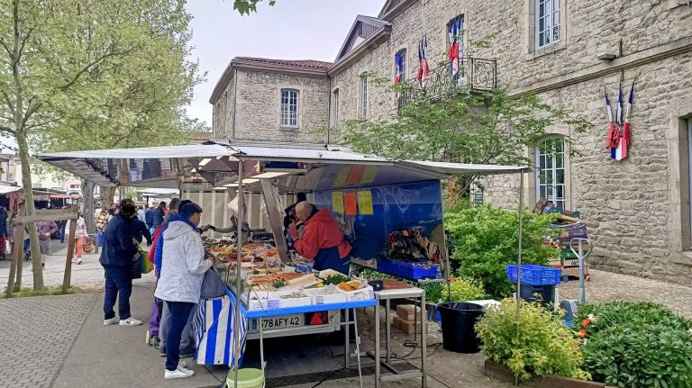 marchedemontbrison-768x431 Une convention sur le don alimentaire fonctionne entre la ville de Lyon et les Restos du Cœur