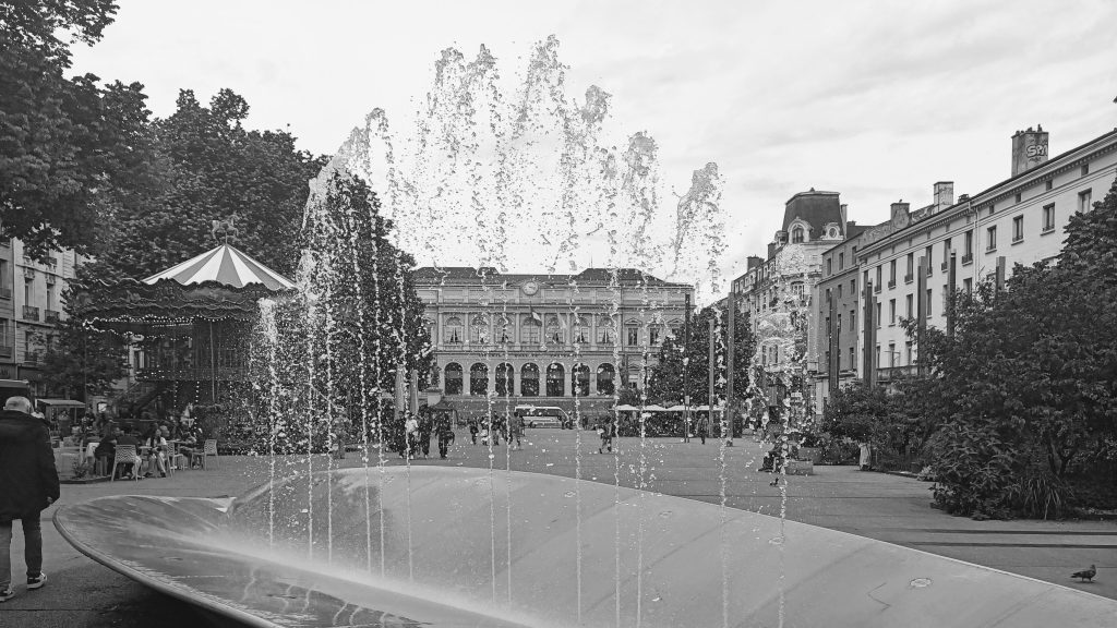 IMG20250521151755-EDIT-EDIT-1024x576 Saint-Etienne, histoire de fontaines