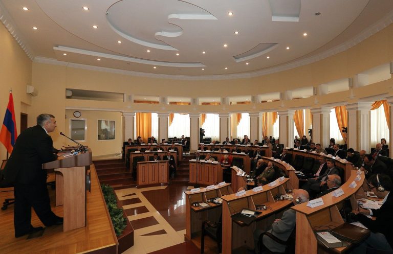 Trois-elus-ligeriens-signent-une-tribune-du-cercle-France-Artsakh-768x497 Casino se donne huit mois pour renégocier sa dette