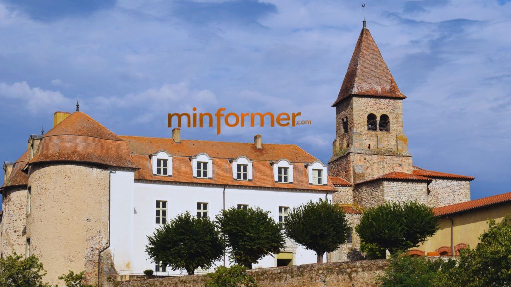 prieure-1024x576 Le Département de la Loire fait vivre le Prieuré de Pommiers en Forez tout l'été