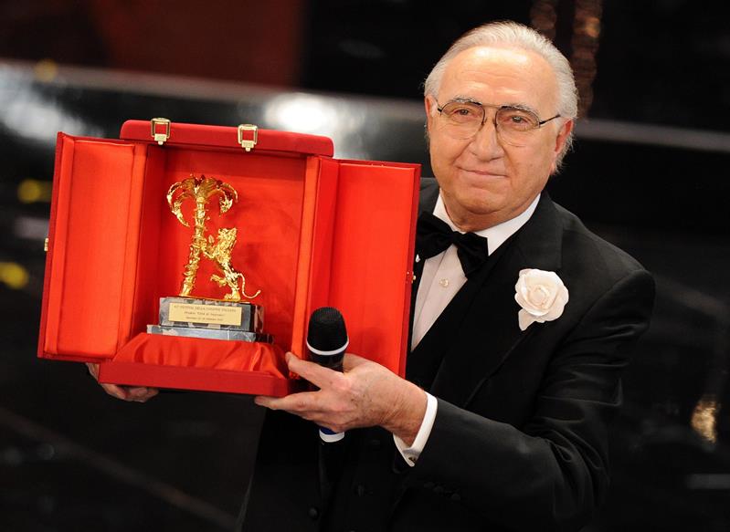 Gyisq16XMAAdSDG Une légende de la Télévision Italienne est partie, Grazie Pippo Baudo