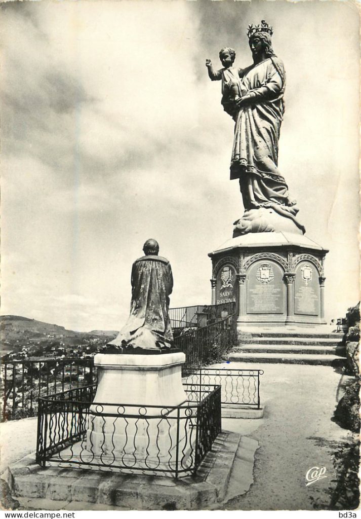 826_001-713x1024 La Madone du Puy-en-Velay : la grande dame qui veille sur la ville