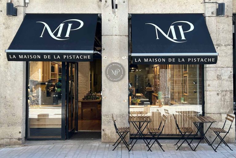 Un-commerce-original-debarque-a-Lyon-pistache-768x516 A Saint-Etienne, Bloquons tout se transforme partiellement en Cassons tout !
