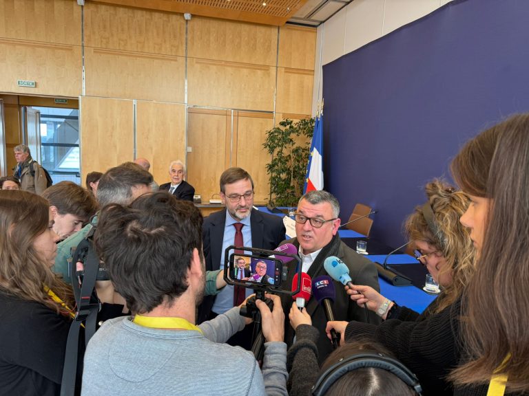 260119_CP_Novasco_2-768x576 Eric Le Jaouen signe la charte du Collectif Durafour :« Aucune rue à Saint-Etienne ne deviendra une zone de non-droit »