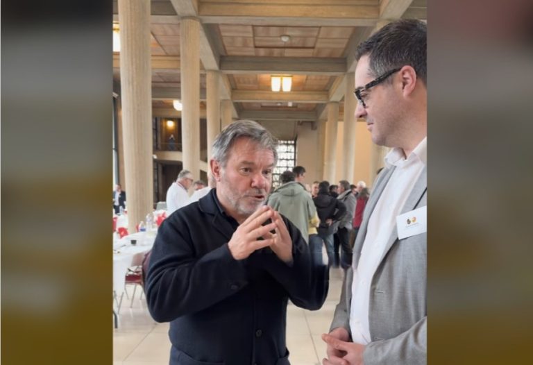 pierrick-courbon-depute-de-la-loire-jury-au-concours-des-meilleurs-miels-de-france-768x526 Eric Le Jaouen signe la charte du Collectif Durafour :« Aucune rue à Saint-Etienne ne deviendra une zone de non-droit »